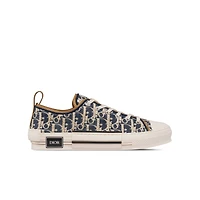 B23 League Low-Top Sneaker