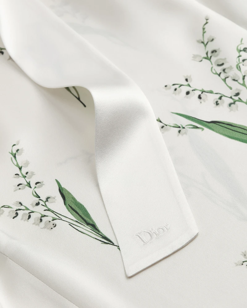 Blouse with Tied Collar