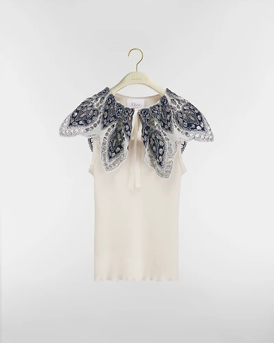 Sleeveless Sweater with Ruffle Collar
