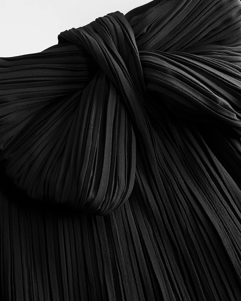 Pleated Skirt with Bow