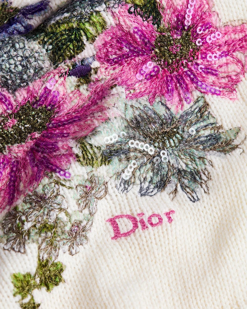 Short-Sleeved Embroidered Sweater