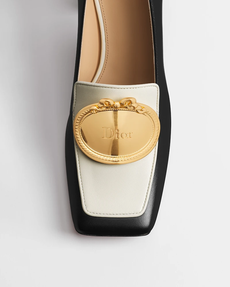 Dior Médaillon Buckle Pump