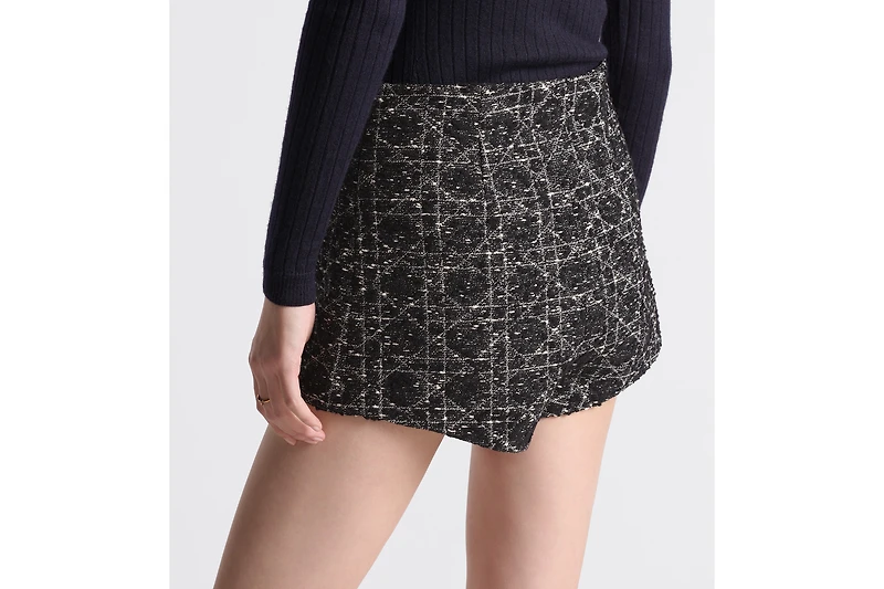 Macrocannage Shorts