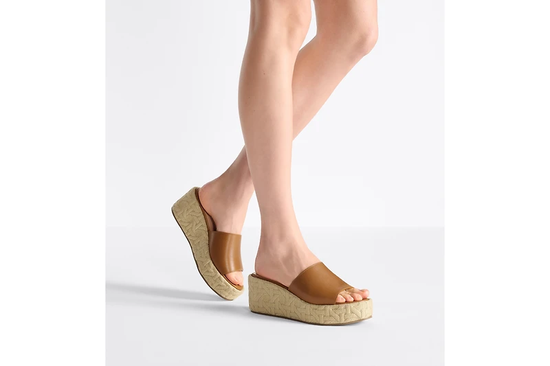Attitude Dior Wedge Slide