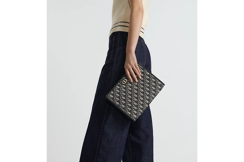 30 Montaigne Dea Pouch