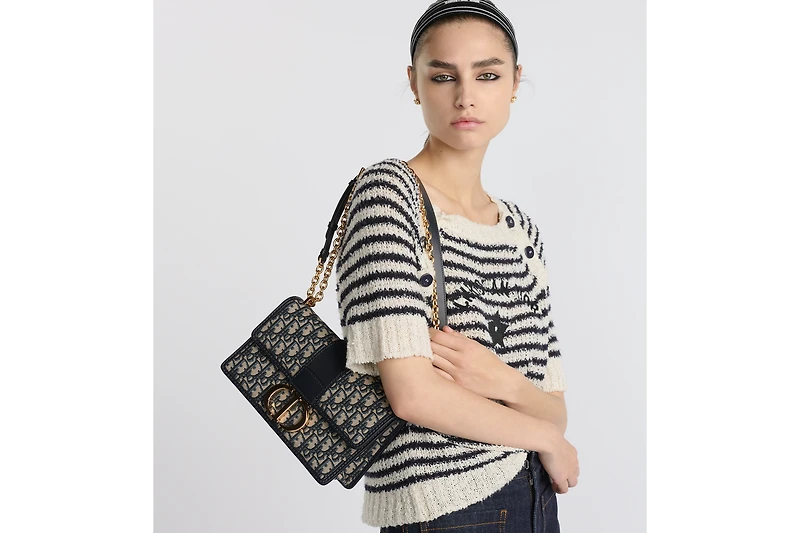 30 Montaigne Chain Bag