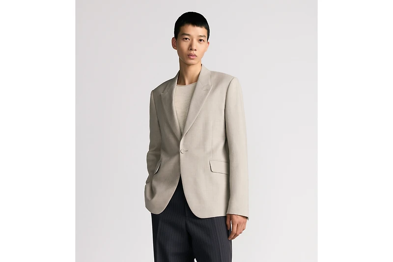 Jacket with Rounded Closure