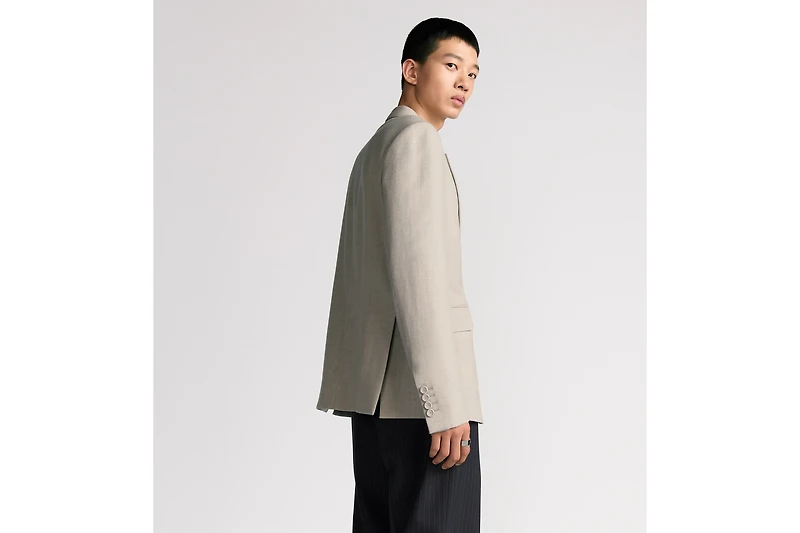 Jacket with Rounded Closure