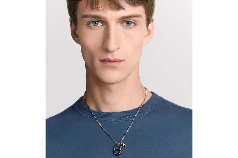 Dior 8 Pendant Necklace