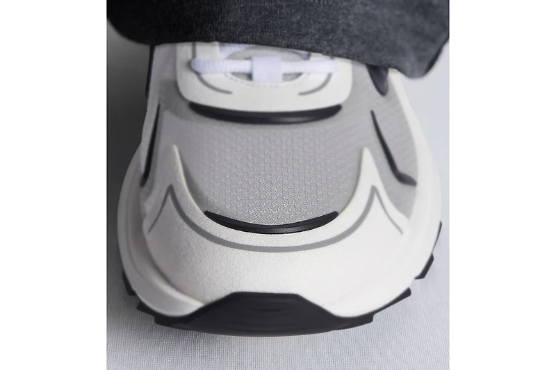 B30 Countdown Tech Sneaker
