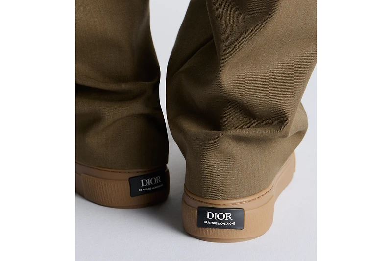B33 Spin Sneaker