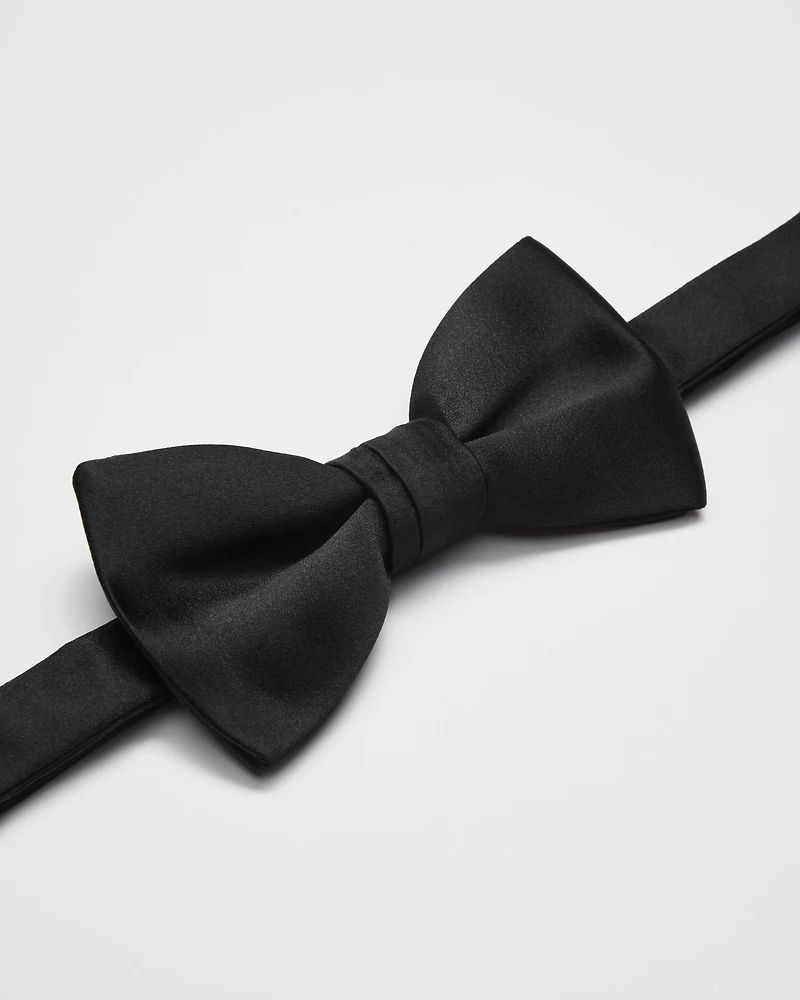 Straight Edge Bow Tie