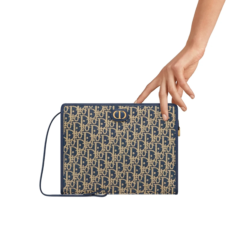 30 Montaigne Dea Pouch
