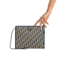 30 Montaigne Dea Pouch