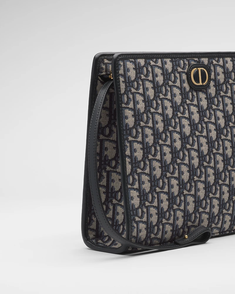 30 Montaigne Dea Pouch