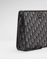 30 Montaigne Dea Pouch