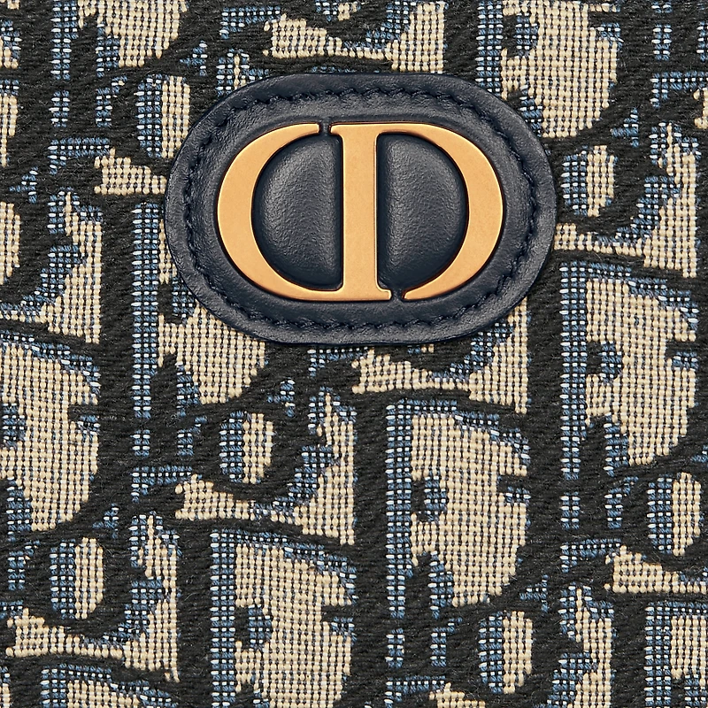 30 Montaigne Voyageur Slim Wallet