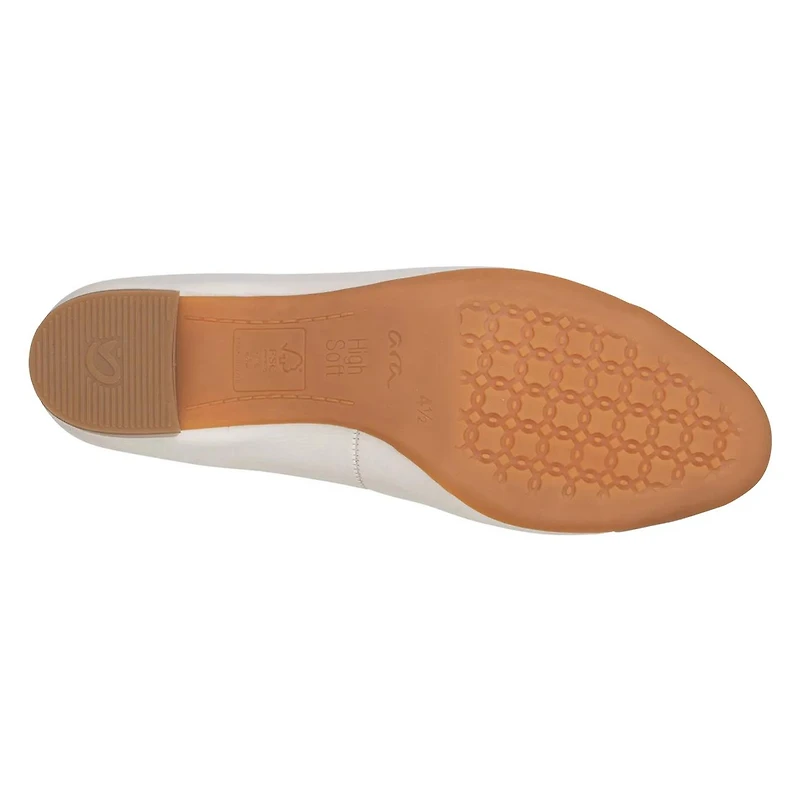 Women's Nanette Wide WIdth Pump