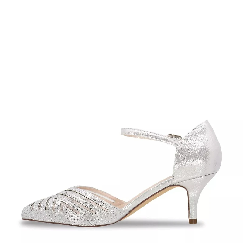 Larissa Wide Width Pump