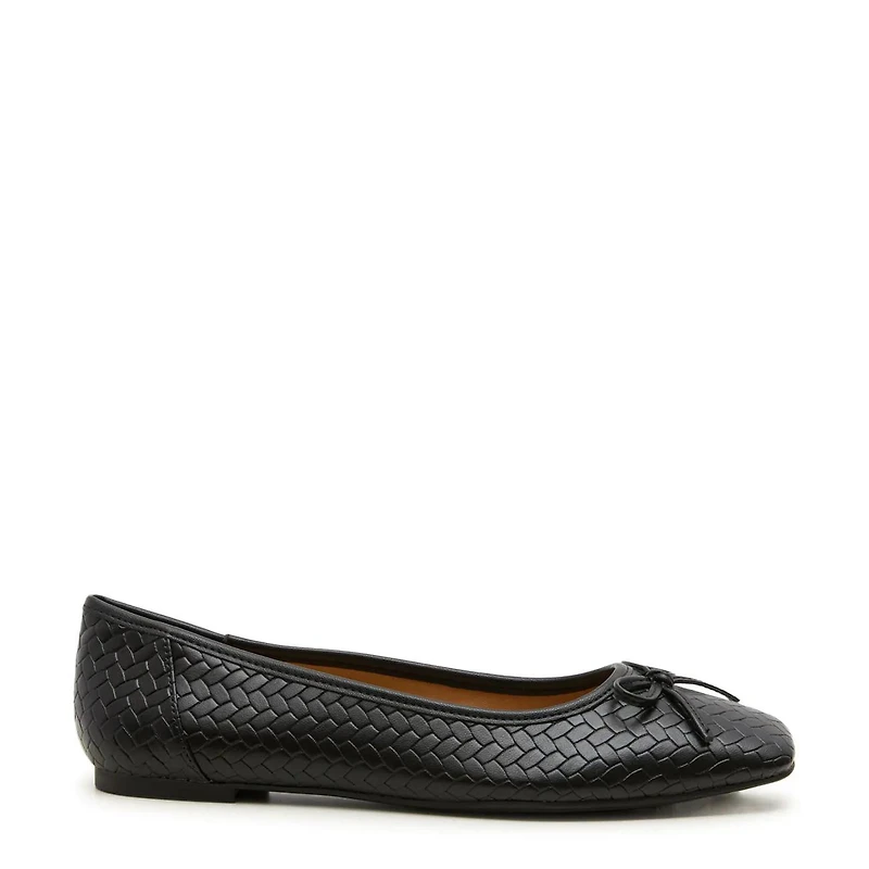 Women's Nakia Flat Leather Shoe
