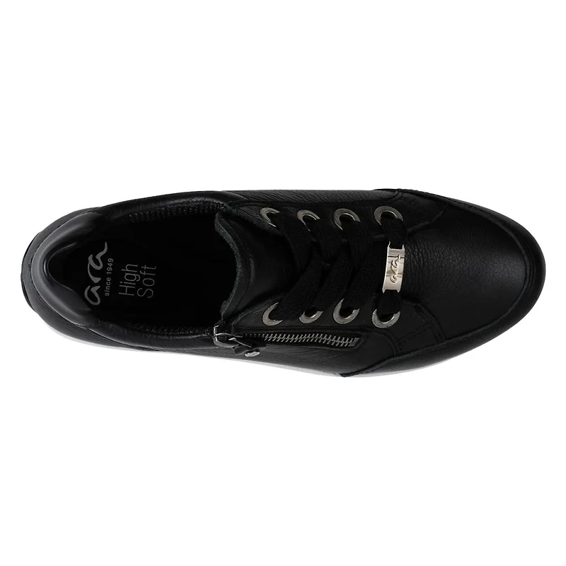 Women's Ollie Wide Width Sneaker