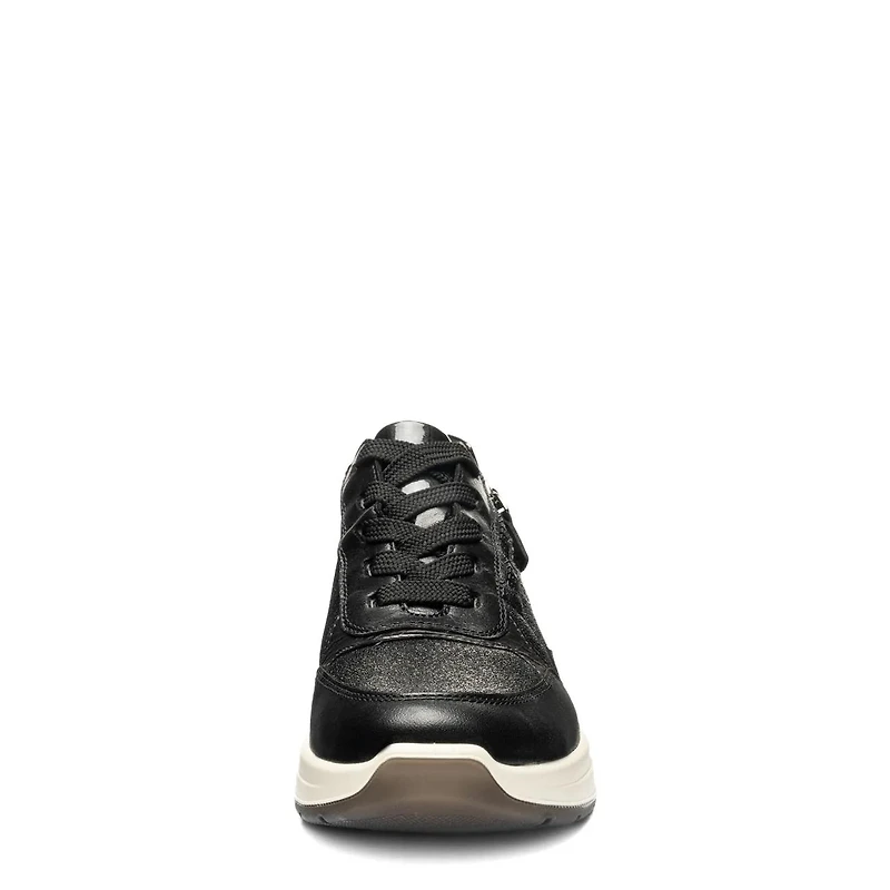Women's Gardenia Wide Width Sneaker