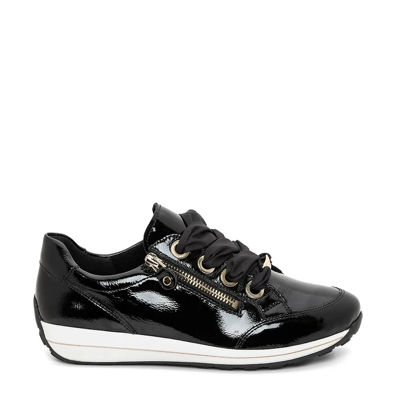 Women's Ollie Wide Width Sneaker