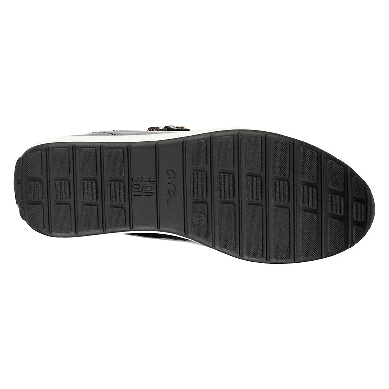 Women's Ollie Wide Width Sneaker