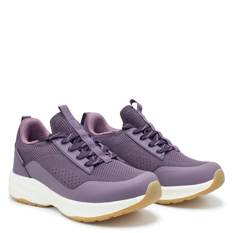 Women's Surge Waterproof Snealer