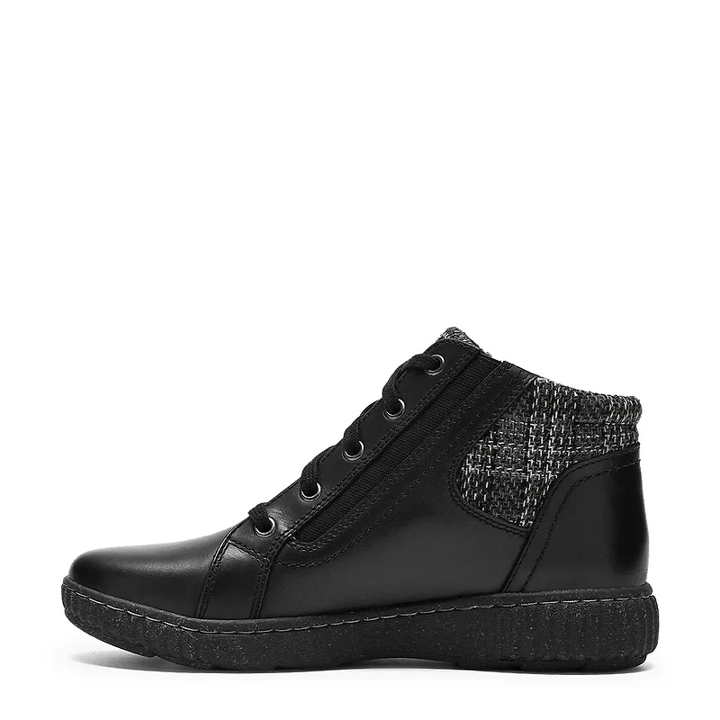 Womens' Caroline Fiana Bootie Wide Width