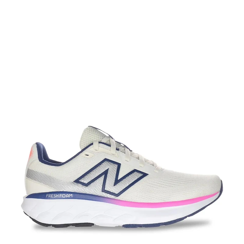 Women's Fresh Foam 520 V9 Wide Sneaker