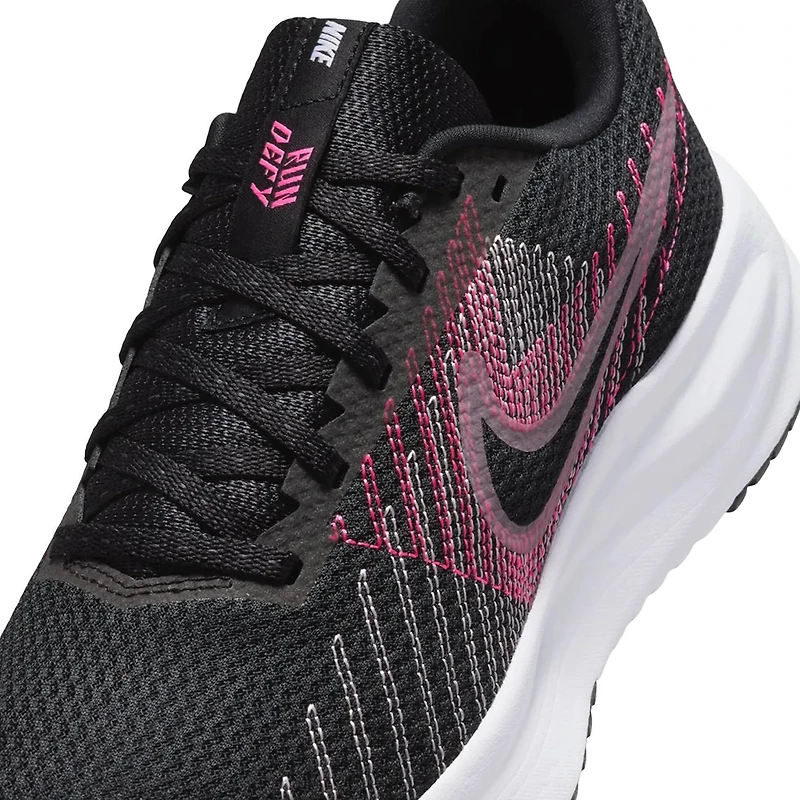 Women's Run Defy Sneaker