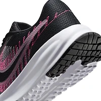 Women's Run Defy Sneaker