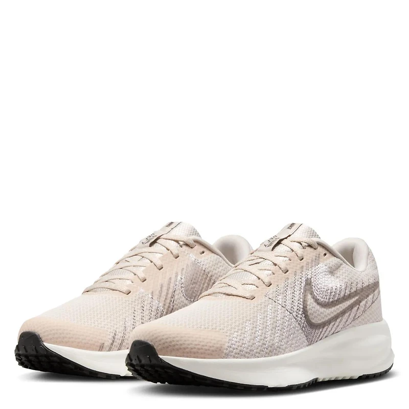 Women's Run Defy Running Shoe