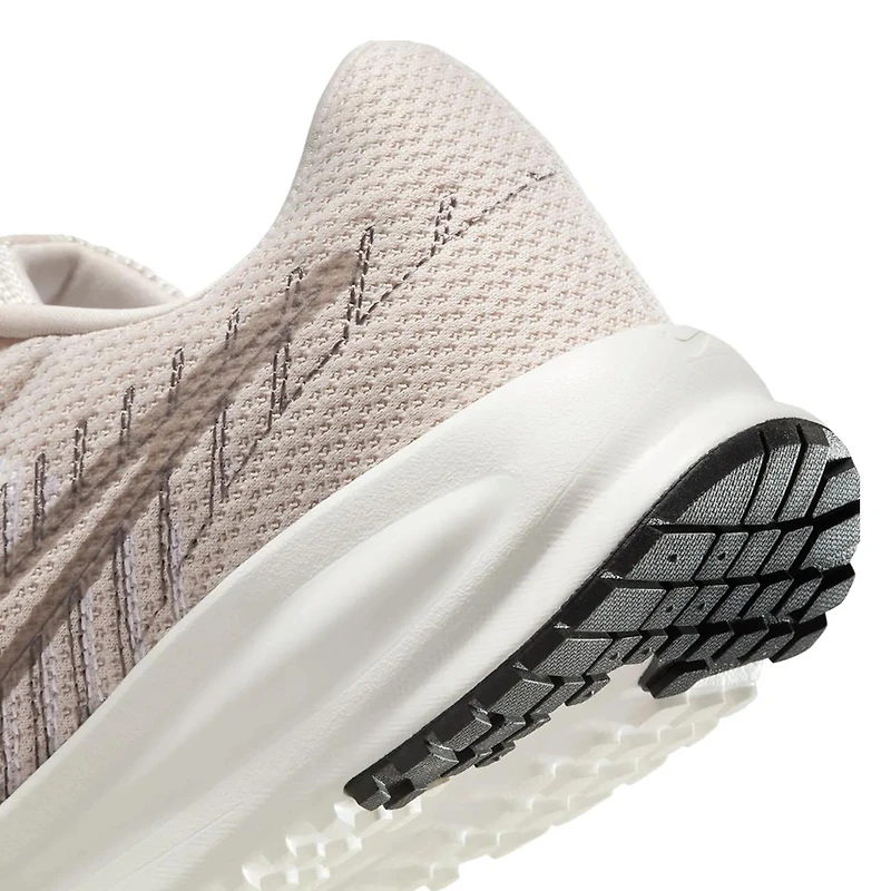 Women's Run Defy Running Shoe