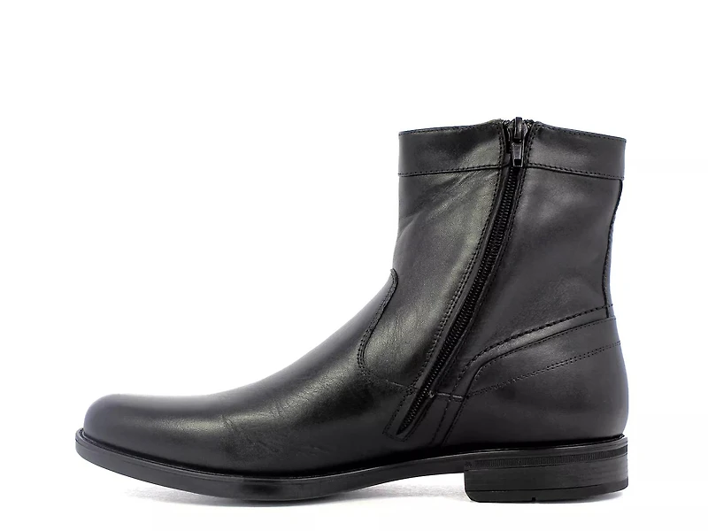 Midtown Plain Toe Boot