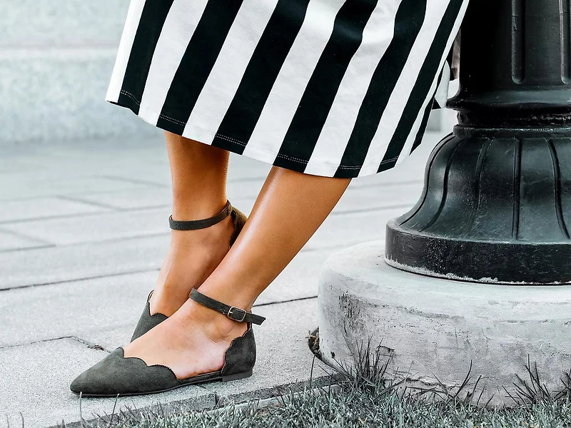 Lana Flat
