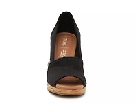 Classic Wedge Sandal