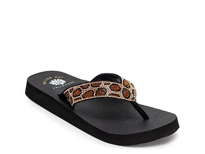 Naseeba Sandal
