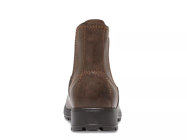 Eddie Bauer Bellingham Chelsea Boots at Hamilton Place in  display picture 2