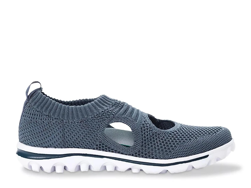 TravelActiv Avid Sneaker - Women's