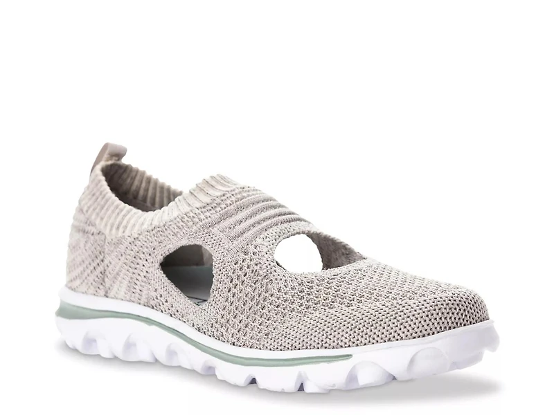 TravelActiv Avid Sneaker - Women's