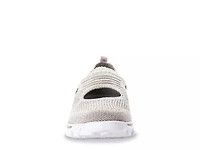 TravelActiv Avid Sneaker - Women's