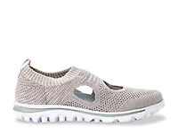TravelActiv Avid Sneaker - Women's