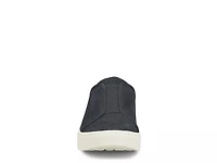 Beekon Slip-On Sneaker