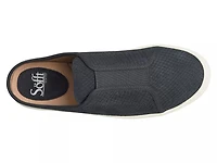 Beekon Slip-On Sneaker