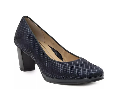 Ophelia Pump