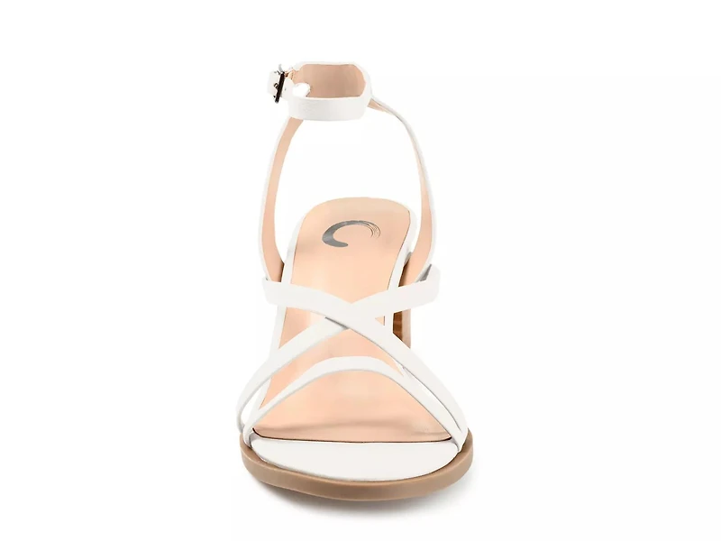 Anikah Sandal