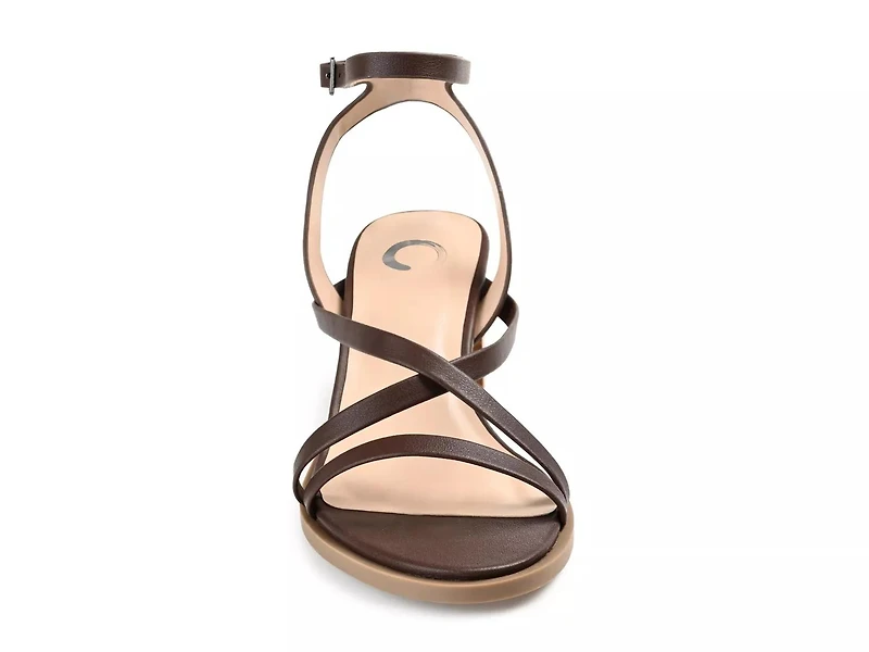 Anikah Sandal