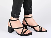Anikah Sandal